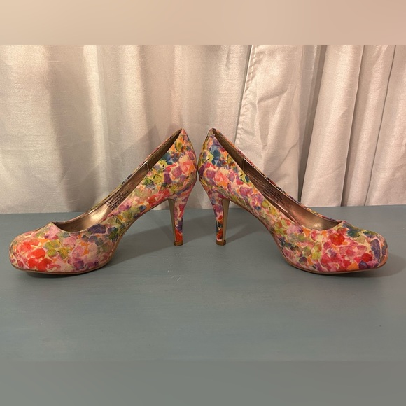 Madden Girl Size 7.5 - Picture 4 of 11